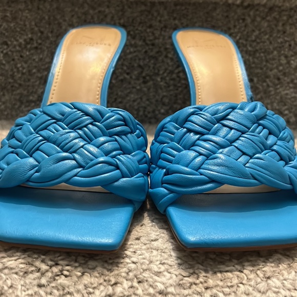 Marc Fisher teal heels - Picture 2 of 7